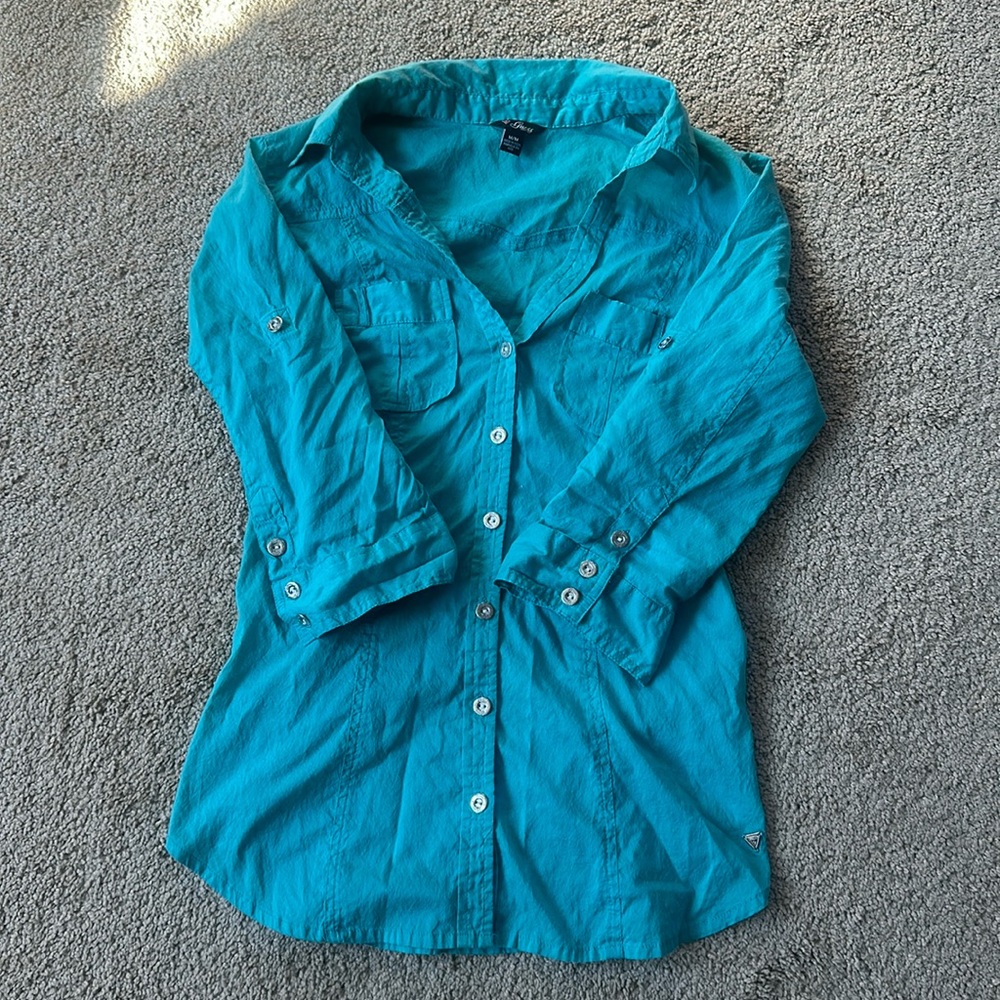 Guess teal green long-sleeved button-up shirt 💚💙